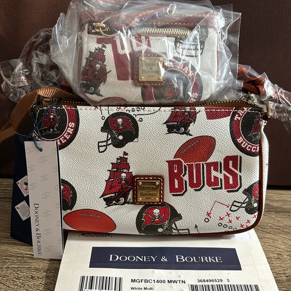 Dooney & Bourke NFL Buccaneers Lexi Crossbody and Coin Wallet Set NWT - Picture 1 of 10